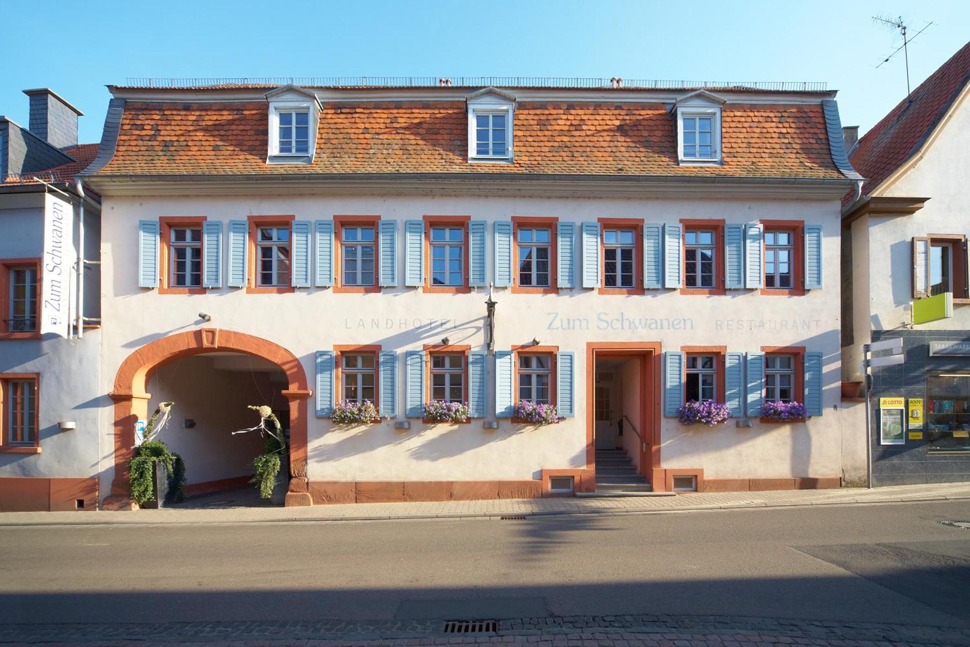 Landhotel Zum Schwanen Mit Restaurant Mona Liza Osthofen Exterior foto